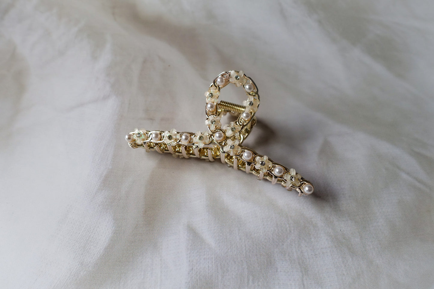 Pearl Dewdrop Clip