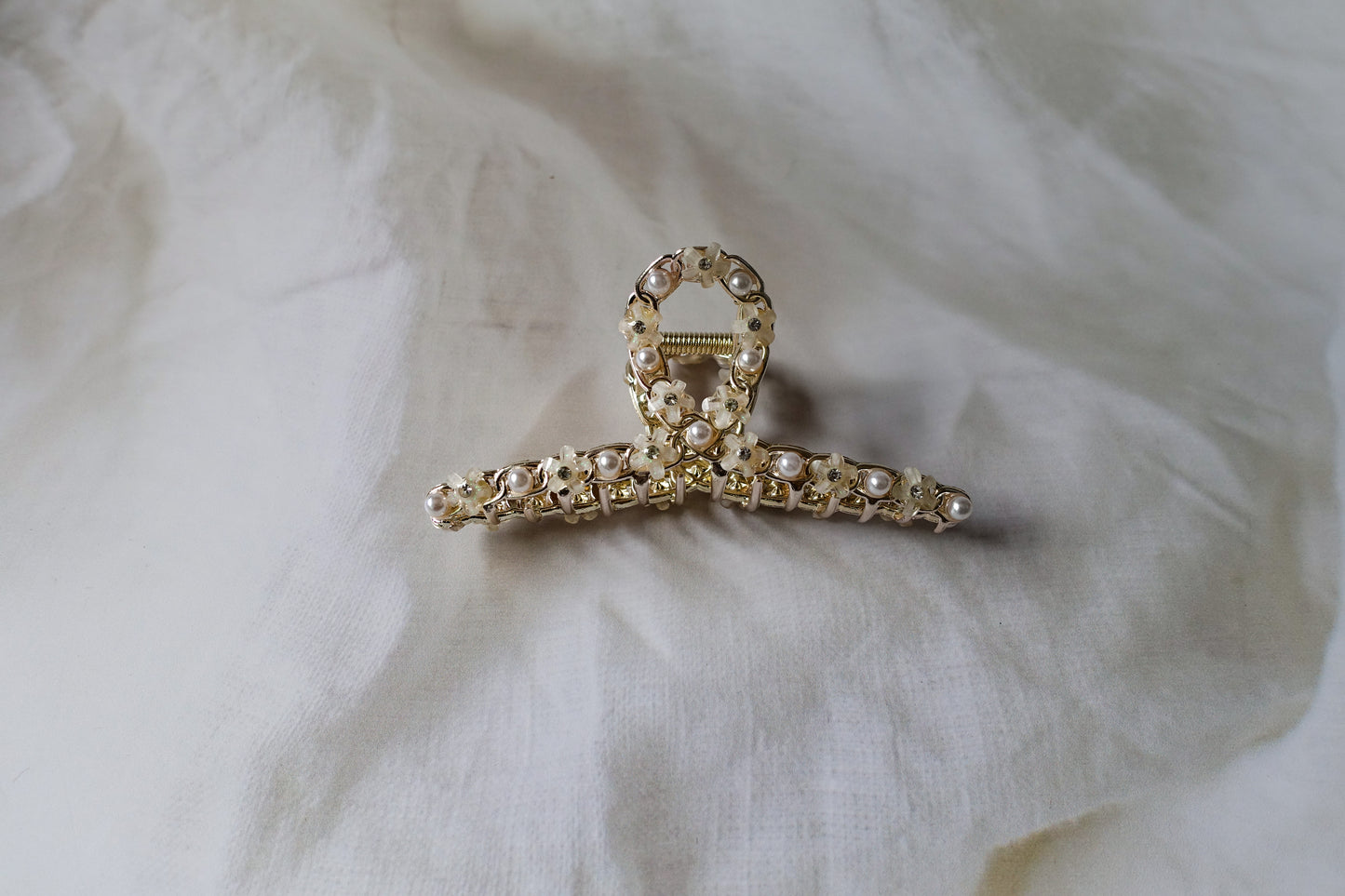 Pearl Dewdrop Clip